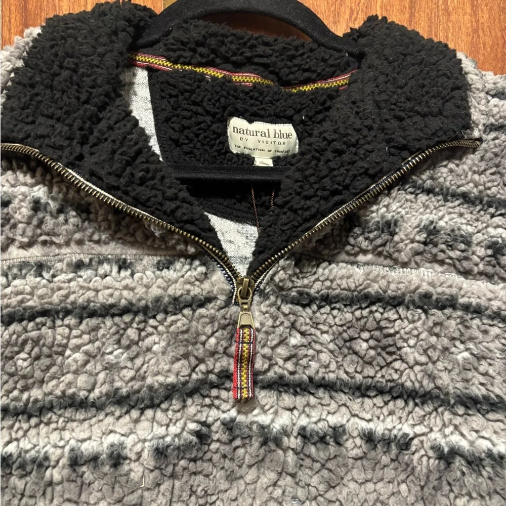 Women's natural blue by Visitor Sherpa Pullover